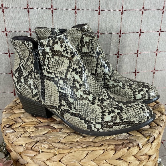 UnionBay “Tabby” Snakeskin Embossed Faux Leather Ankle Boots Women’s Sz 6 NWOB - Picture 2 of 8